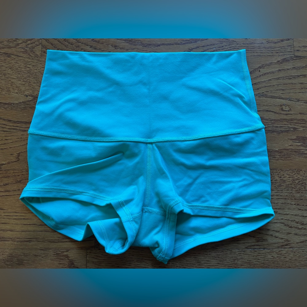 Lululemon Womens Short Shorts 6